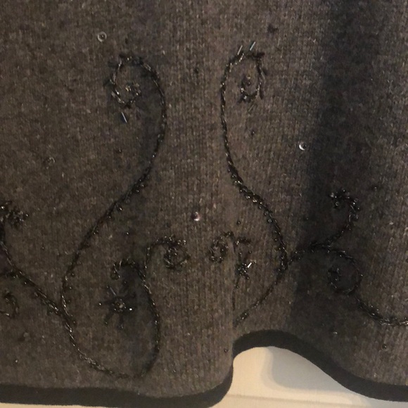 Sweater - Picture 6 of 9